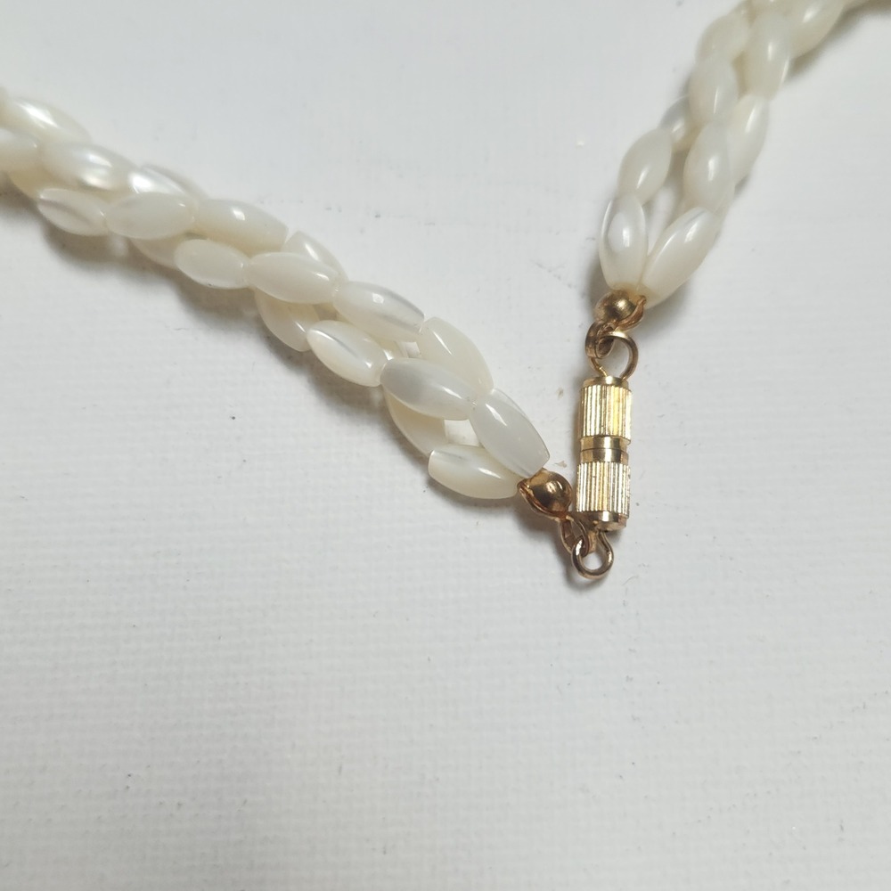 Vintage Mother of Pearl Amethyst Jade Chip Multi Strand Necklace Gold Tone Clasp - Picture 10 of 15